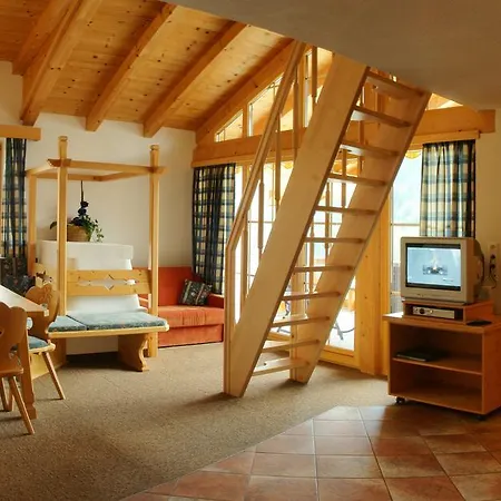 Farm stay Landhaus Raich Jerzens